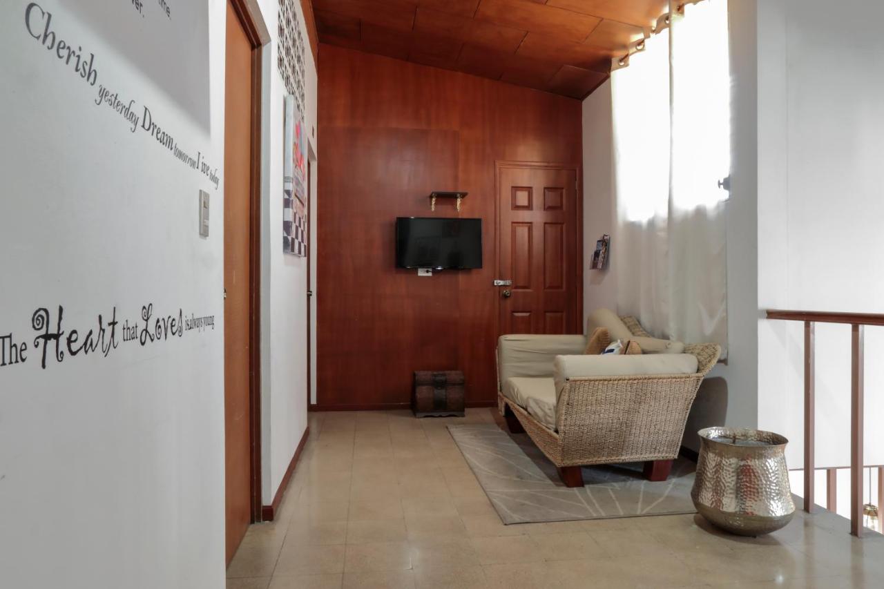 Hostal San Benito San Salvador Esterno foto