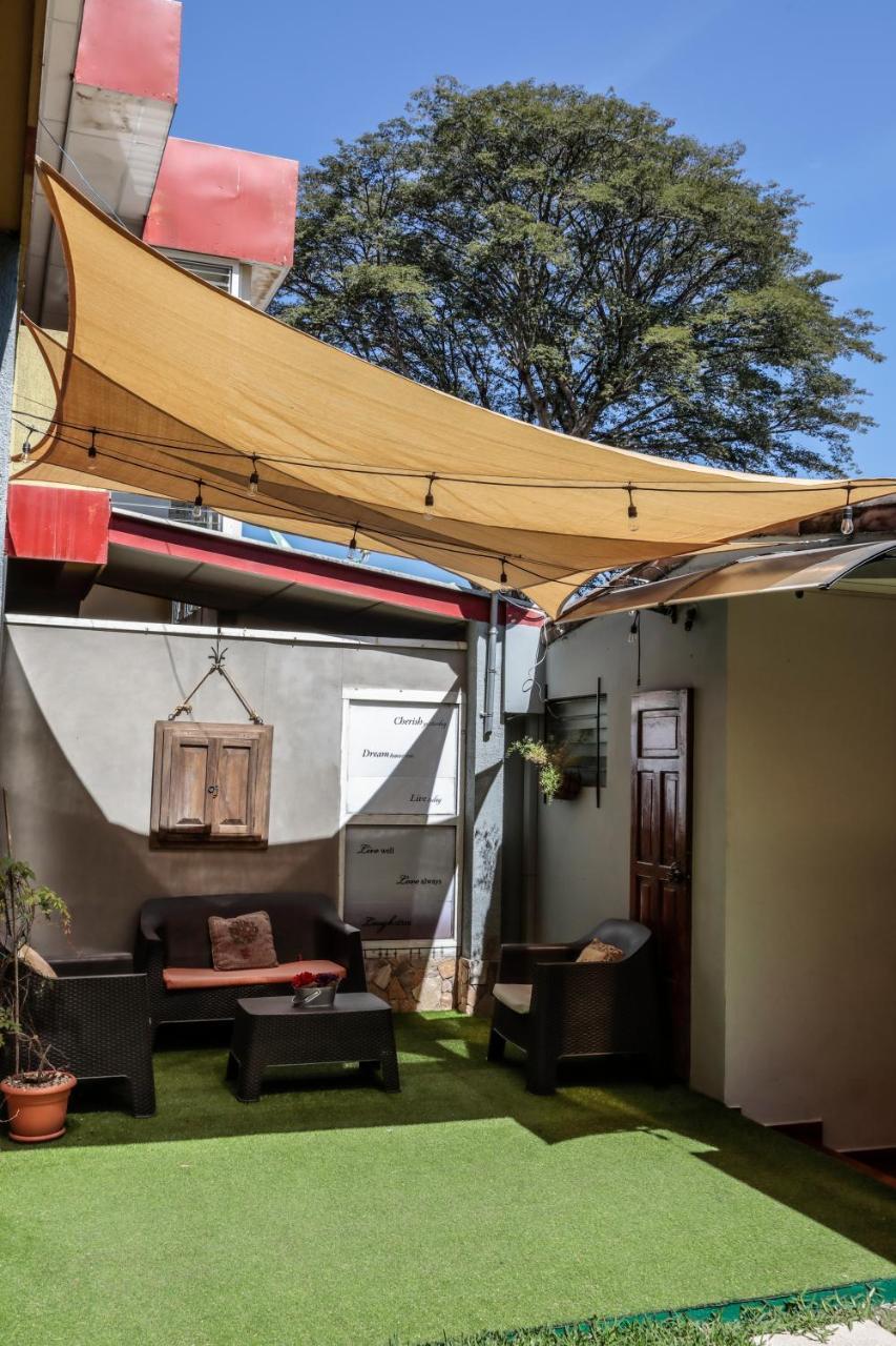 Hostal San Benito San Salvador Esterno foto