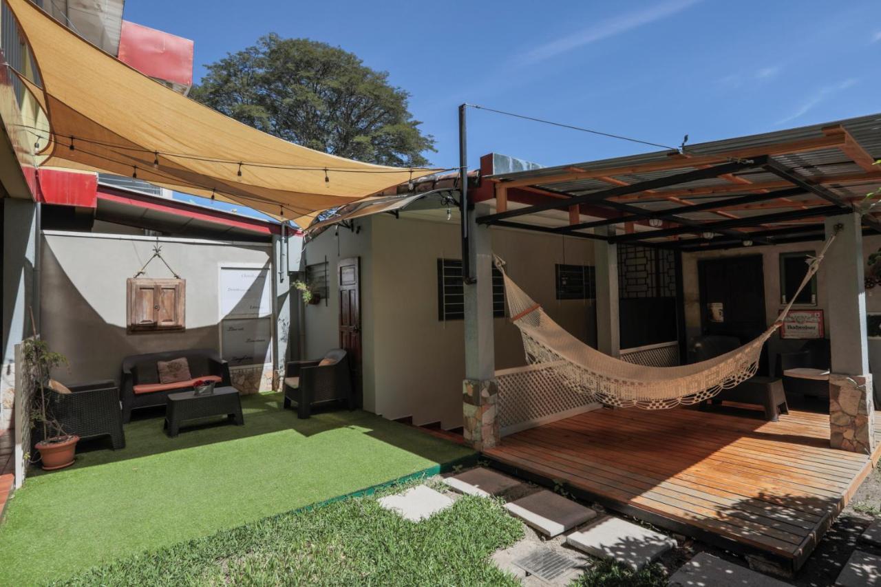 Hostal San Benito San Salvador Esterno foto