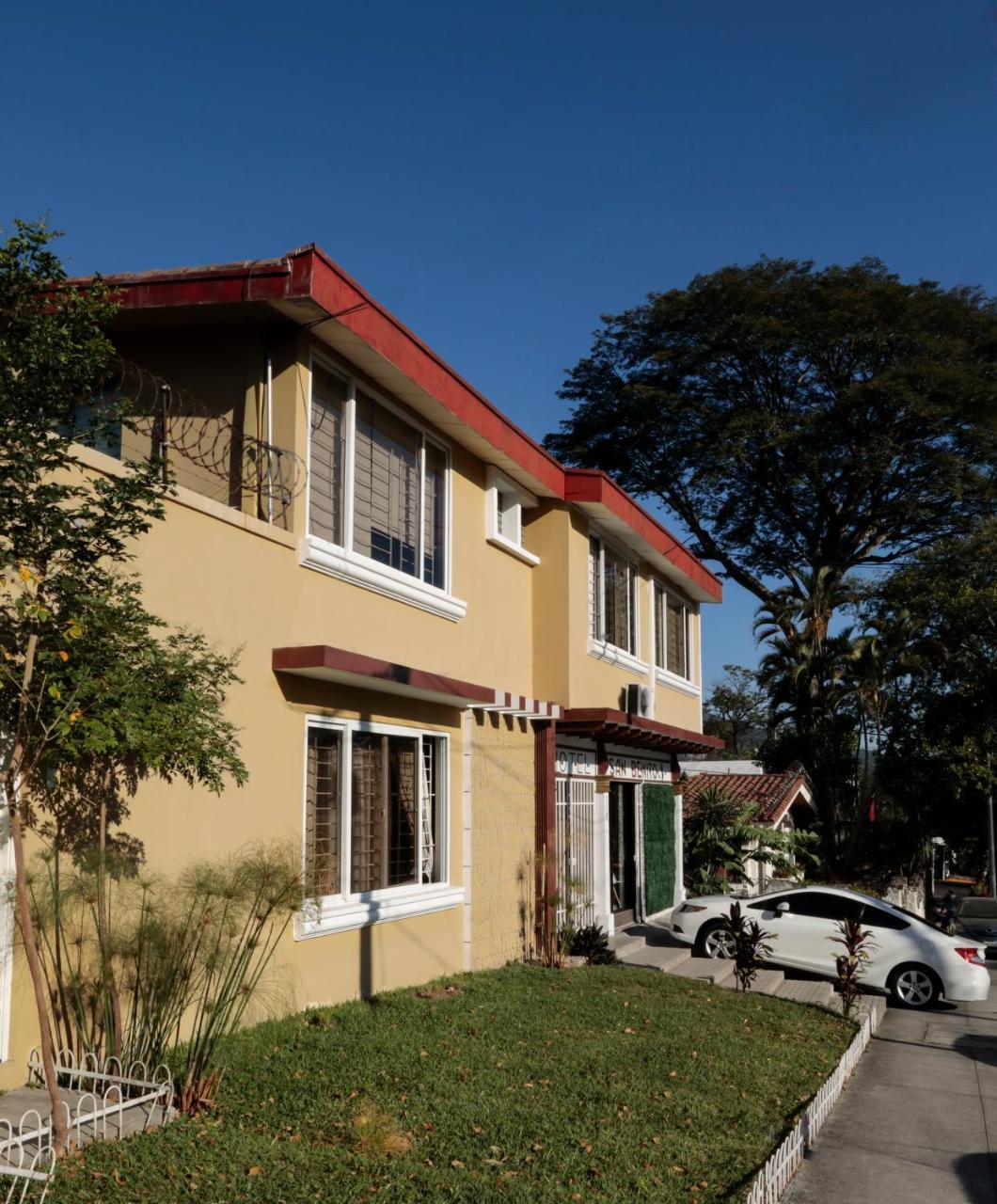 Hostal San Benito San Salvador Esterno foto