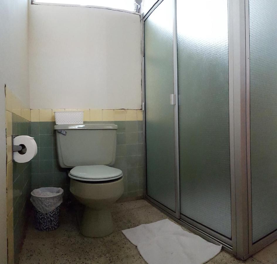 Hostal San Benito San Salvador Esterno foto